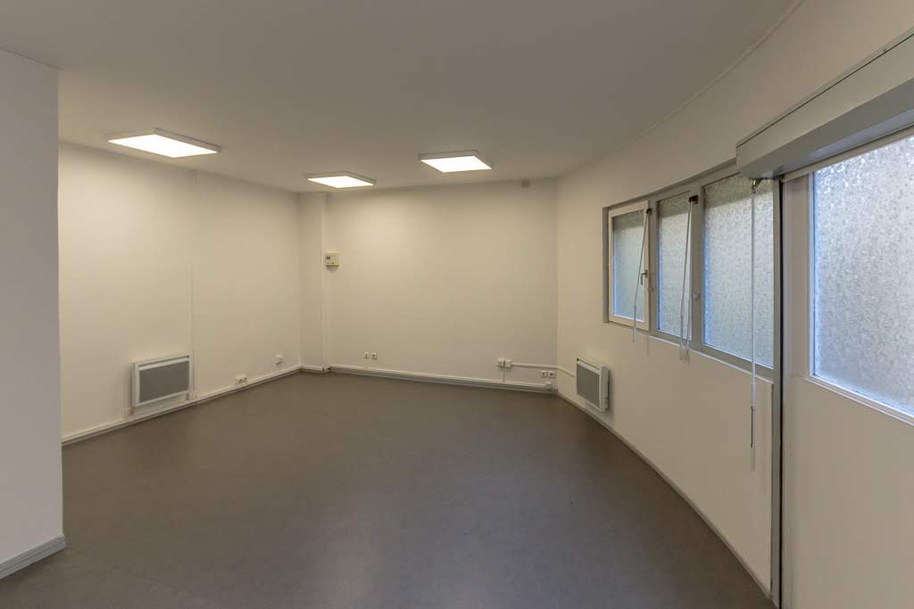 Local professionnel - 20 Rue Gaston Defferre, Belfort