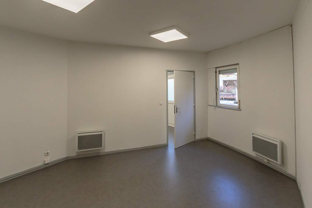 Local professionnel - 20 Rue Gaston Defferre, Belfort