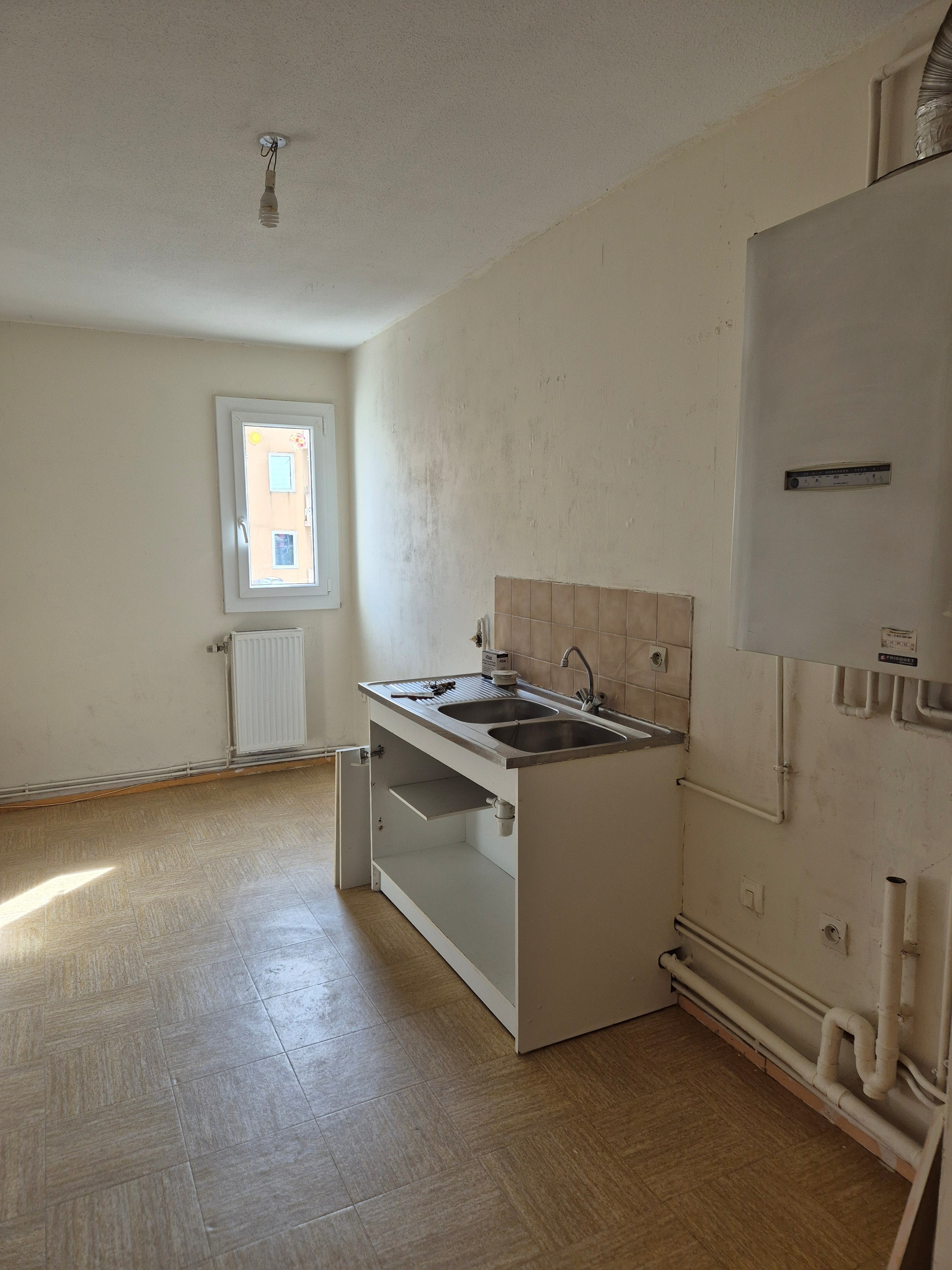 Appartement T3 - 22 Rue Gaston Defferre, Belfort - Ref 64