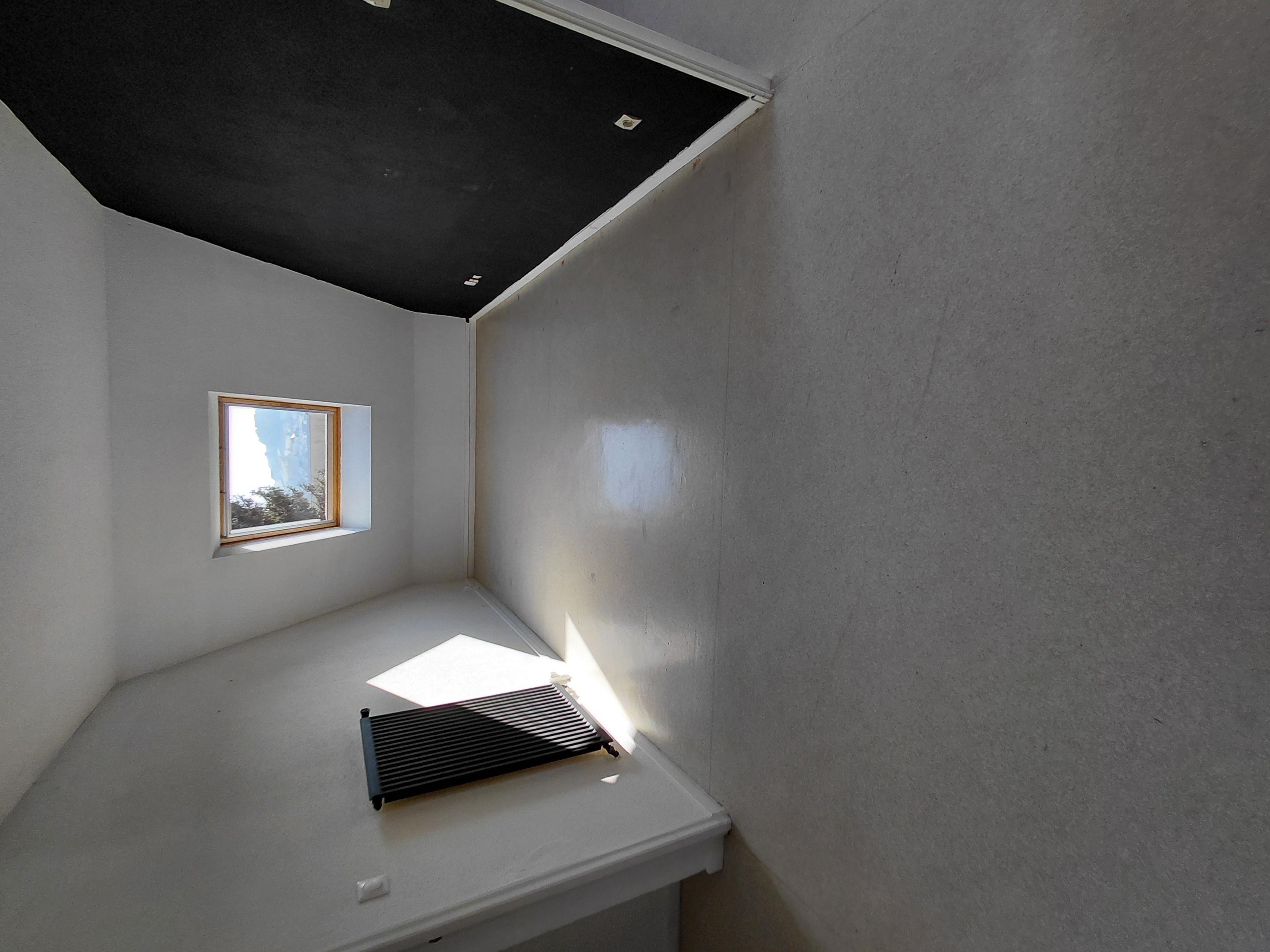 3 Place André Lorentz, Delle